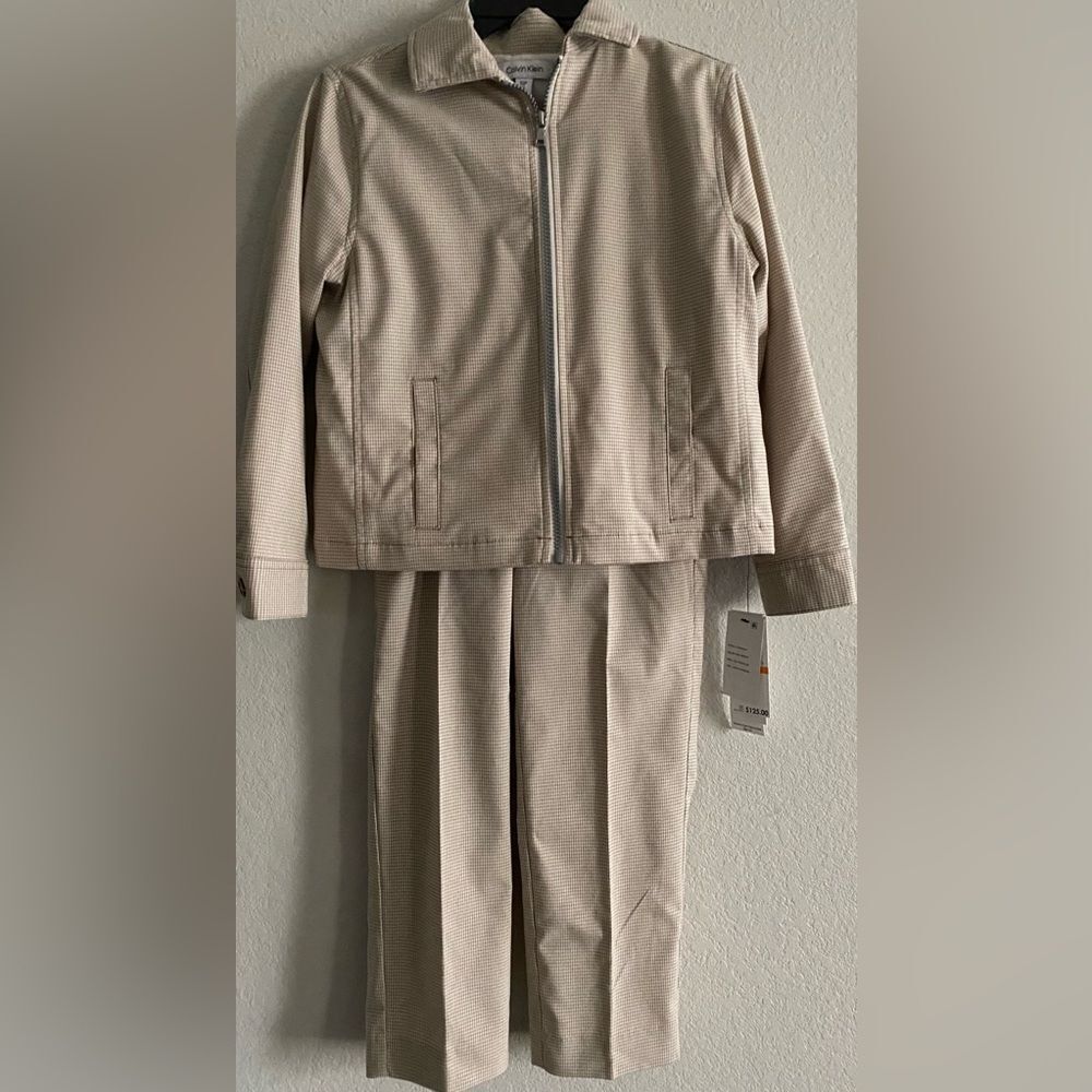 NWT Boys Calvin Klein Beige Striped Zipper Jacket Suit 2 piece 8 Slim Stretch